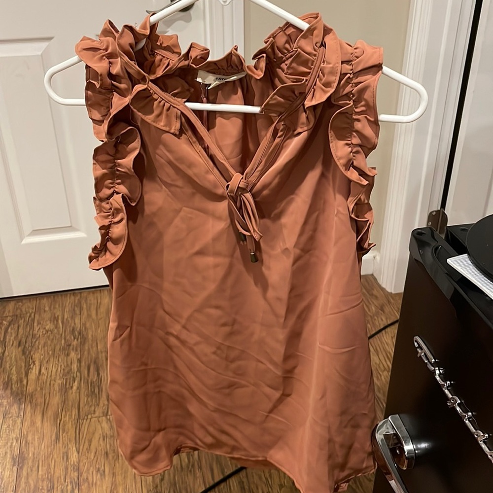 Cute clay colored work top! (S)